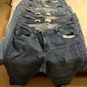 Universal Thread High-Rise Slim Straight Jeans